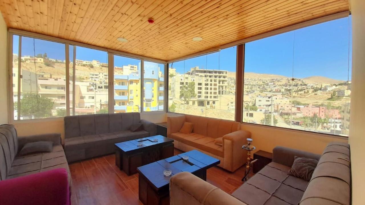 Petra Cabin Inn Hostel&Resturant Wadi Musa Exterior photo
